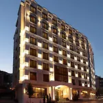 Dora Hotel