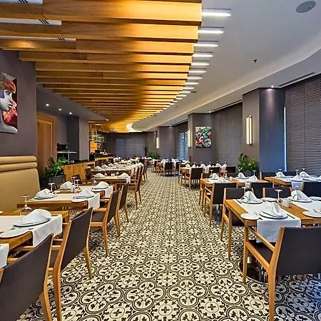 Hotel Dora 4*