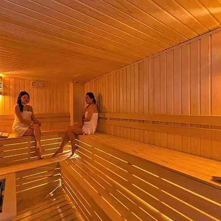 Hotel Dora 4*